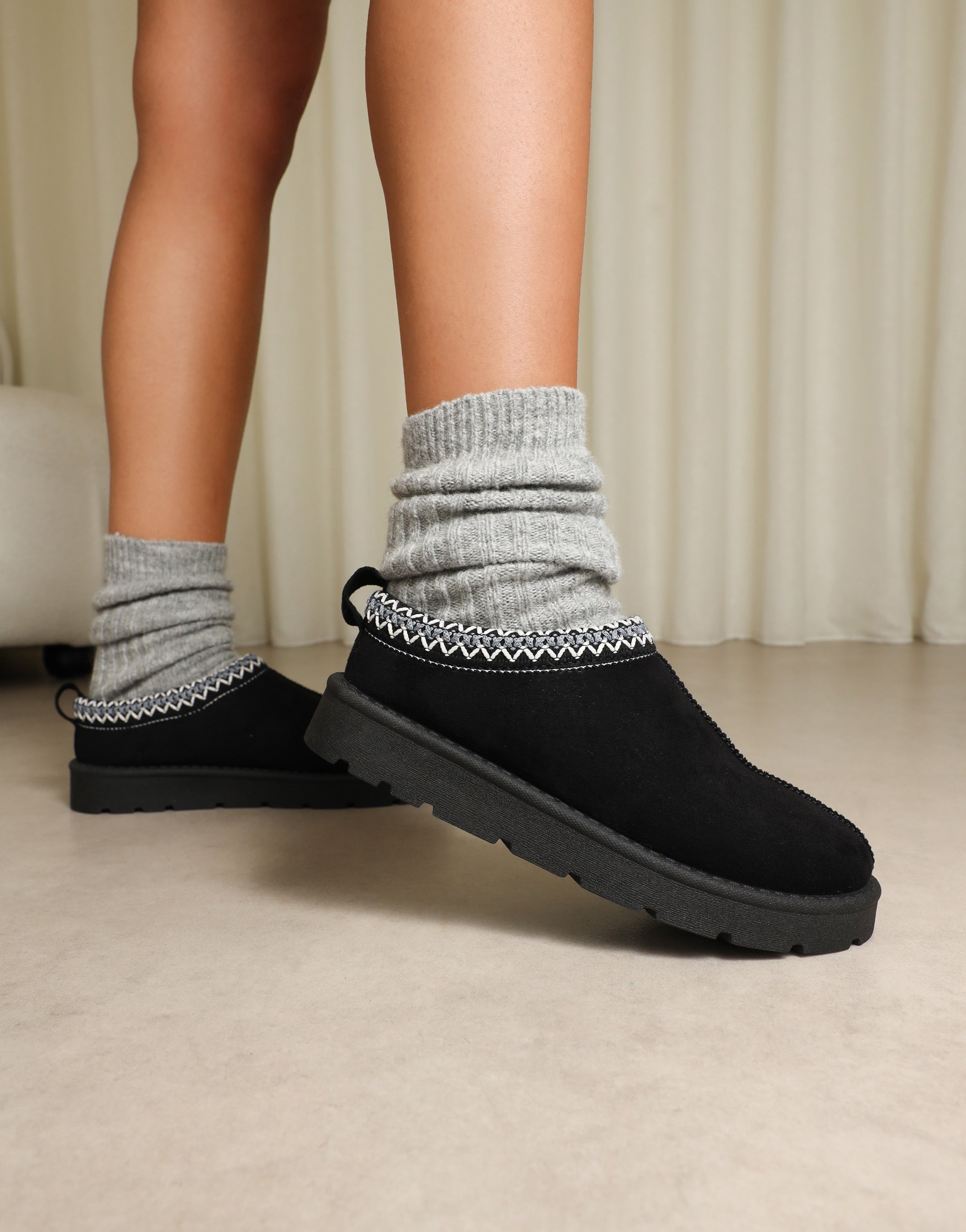 Cally Black Slippers