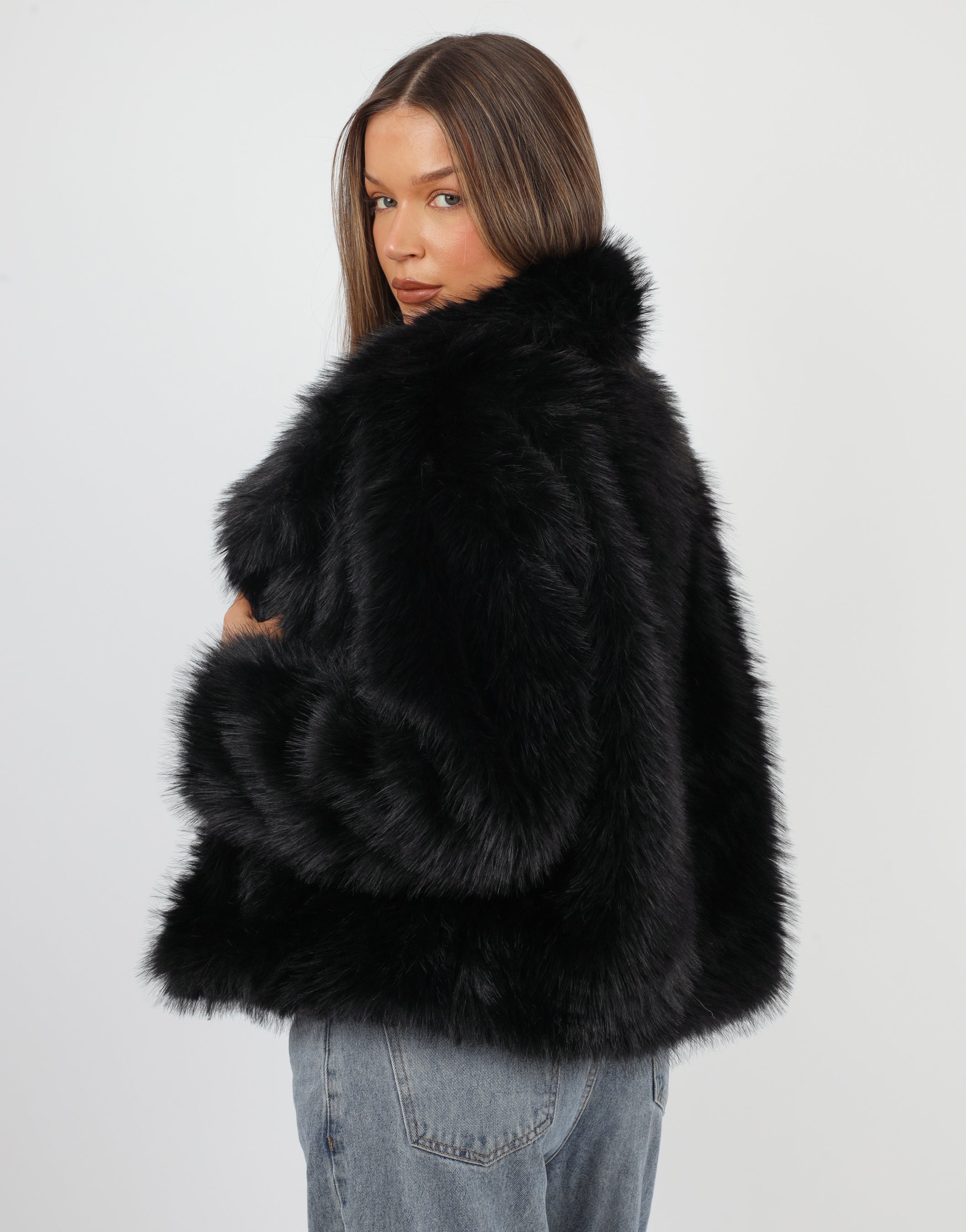 Arabella Oversized Collar Premium Faux Fur Coat in Black