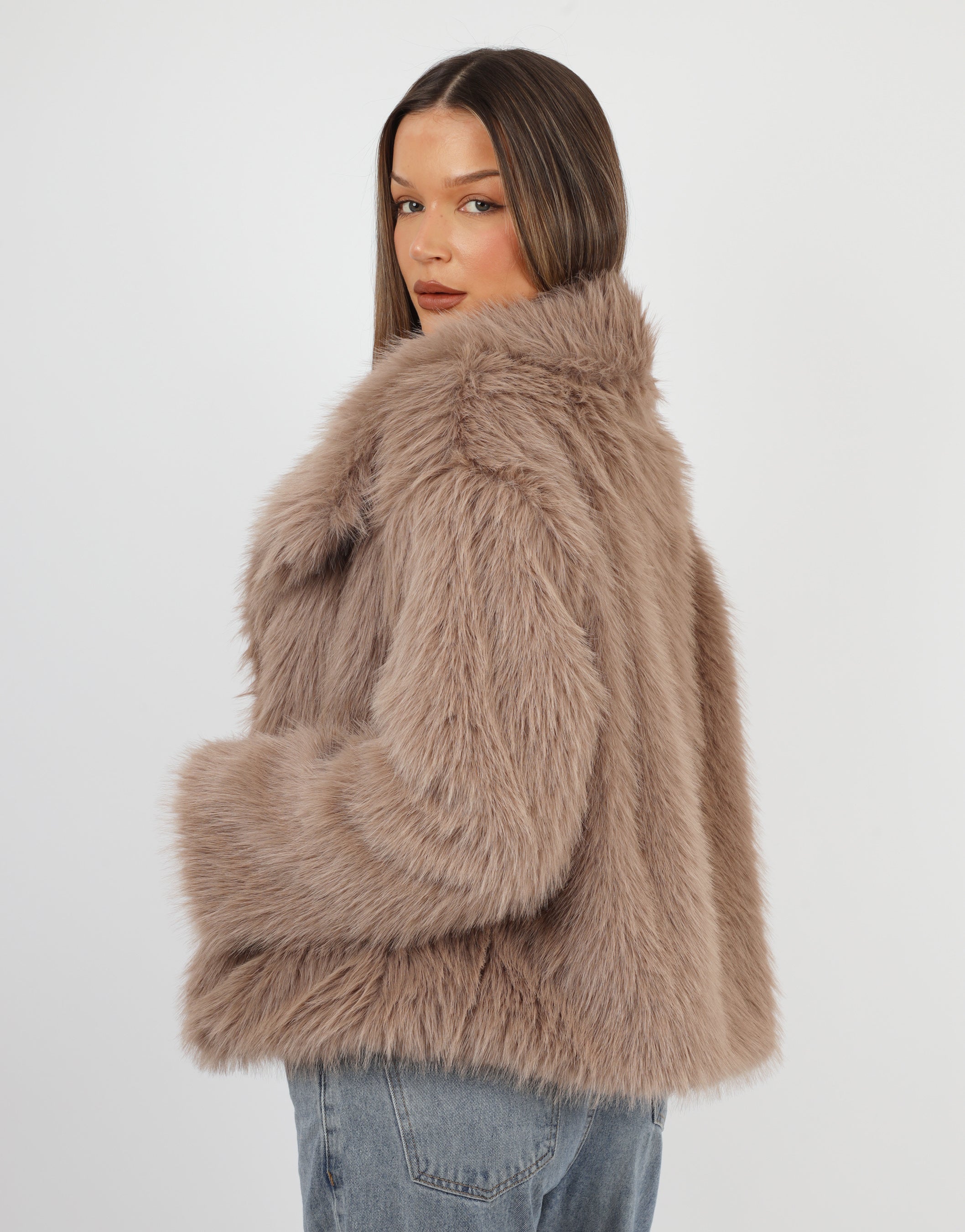 Arabella Oversized Collar Premium Faux Fur Coat in Mocha