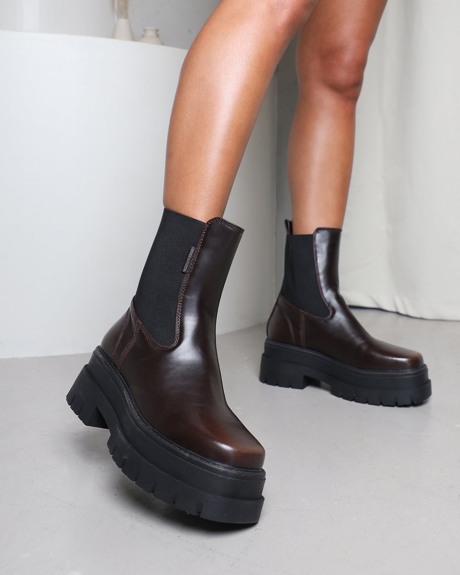 Arvin Brown Burnished Chelsea Chunky Ankle Boots
