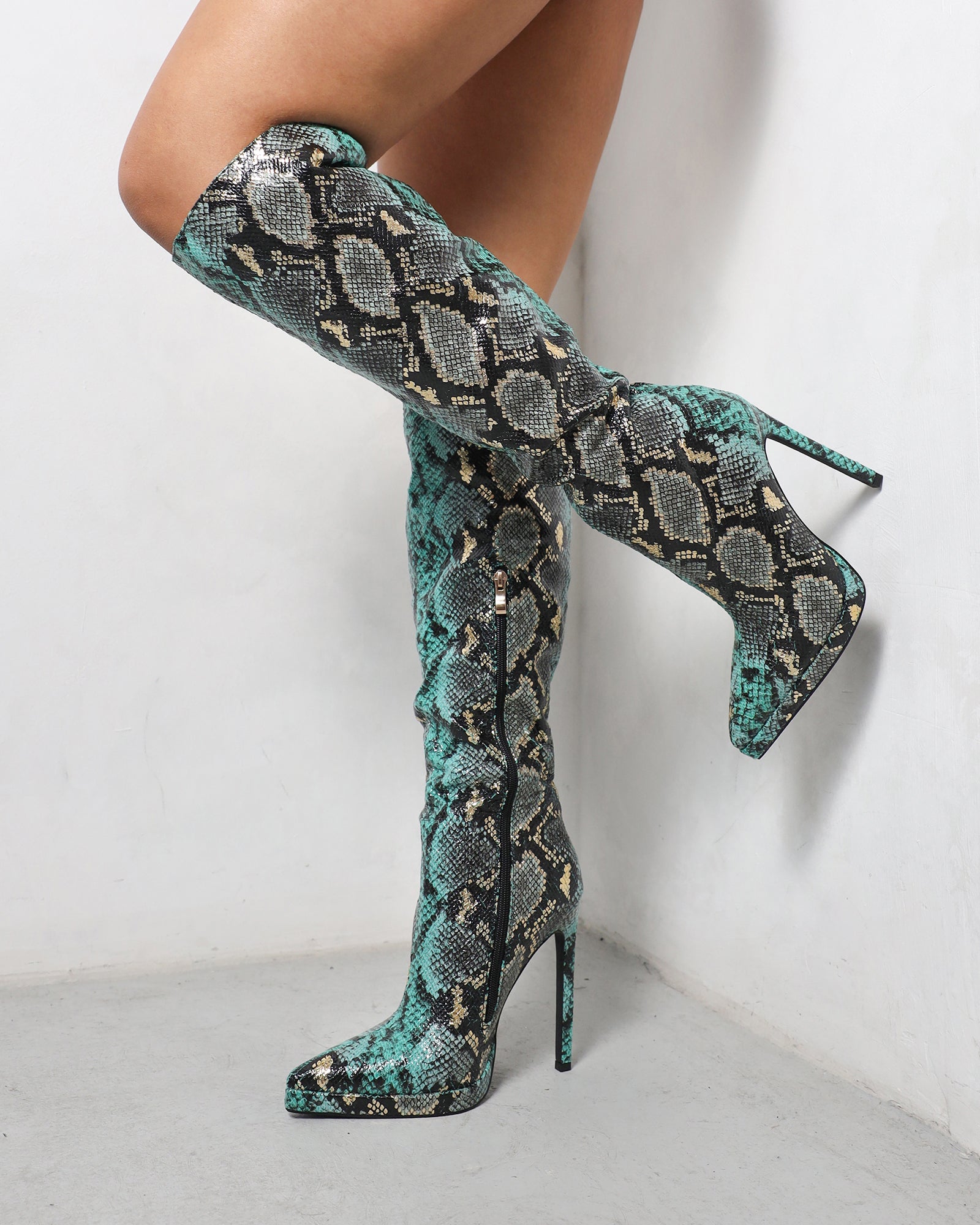 Bentoni Green Snake Effect Knee Boots