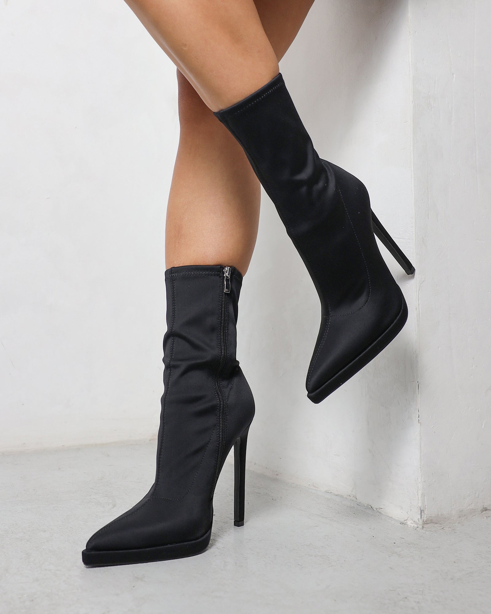 Lewin Black Lycra Pointed Stiletto Ankle Boots