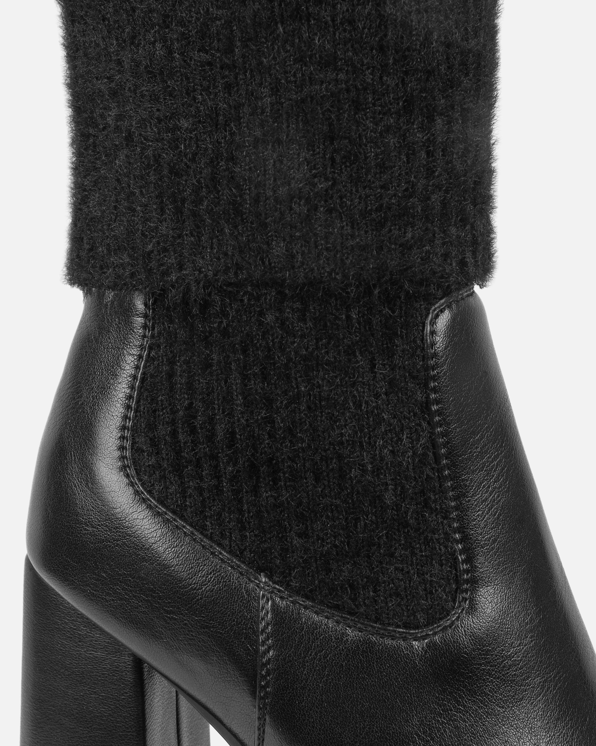 Roddy Black Platform Chelsea Boots With Fluffy Sock