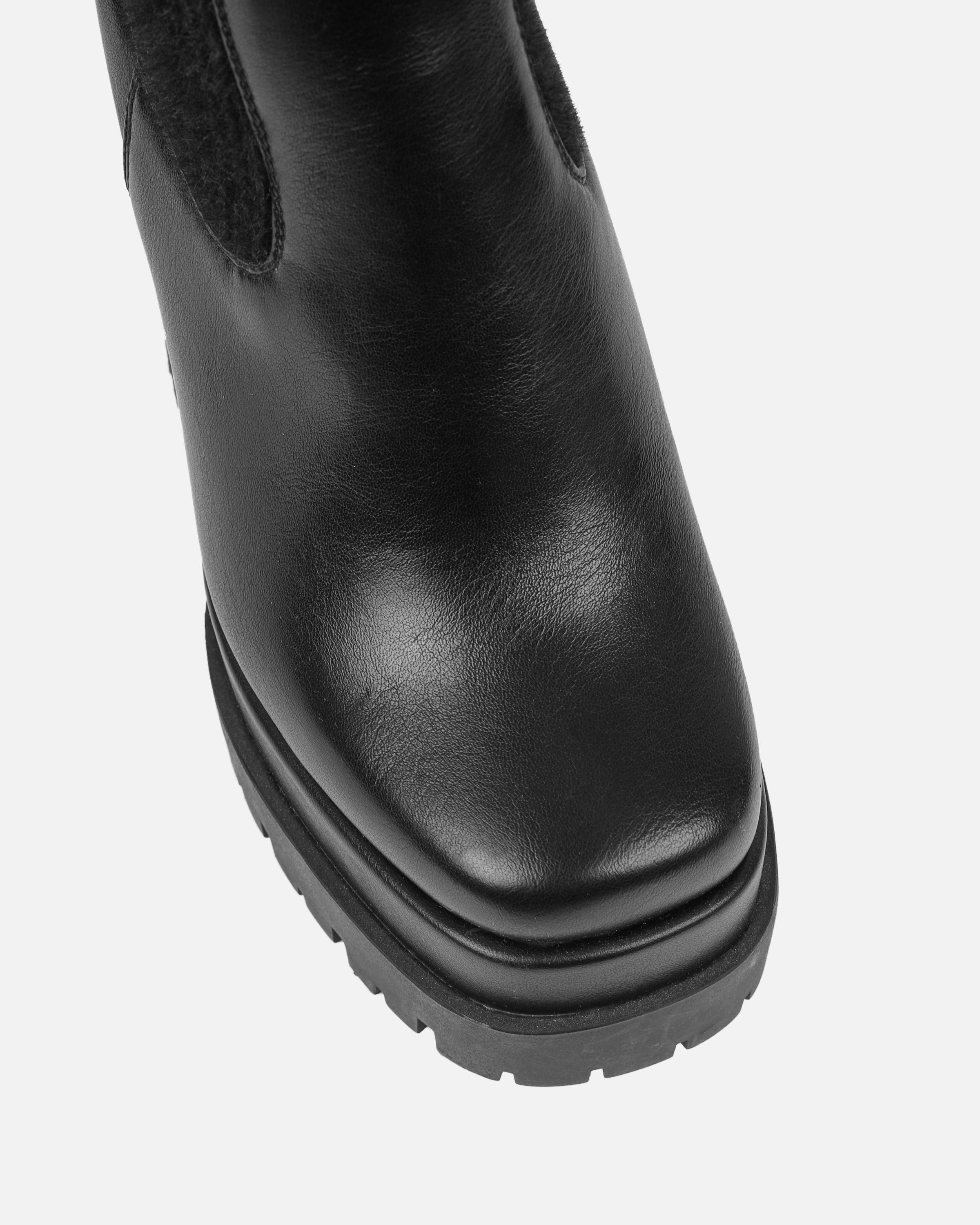 Roddy Black Platform Chelsea Boots With Fluffy Sock